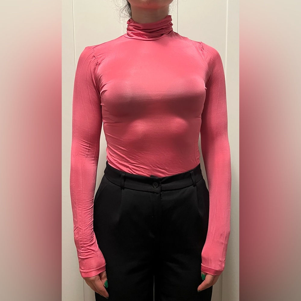 Pink turtleneck body